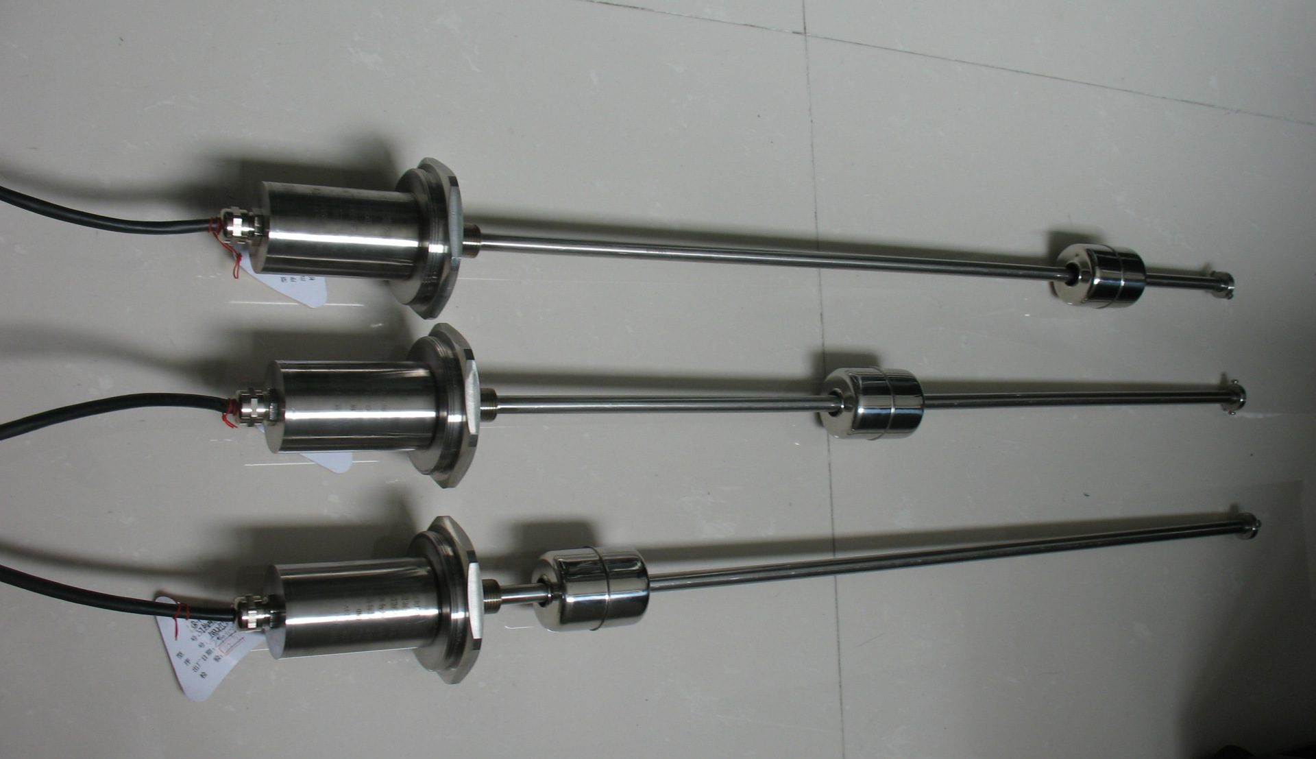 磁致伸缩液位传感器    油位传感器    发电机专用  LXR1500