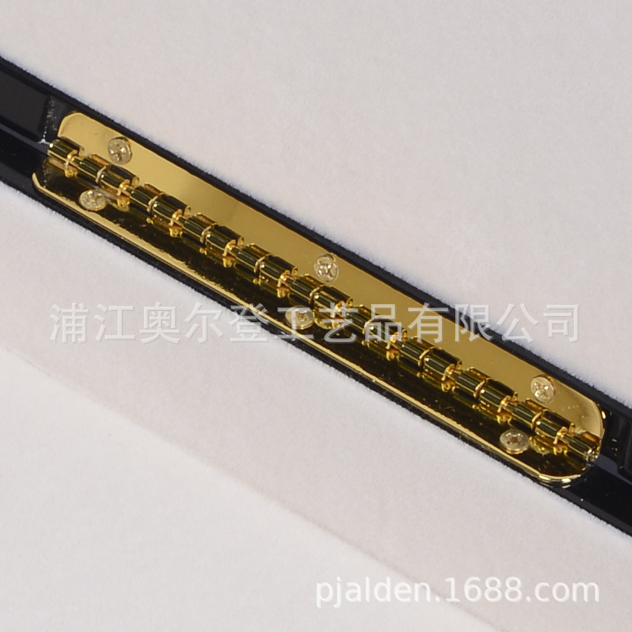 Crystal perfume bottle, essential oil wooden box, custom gift packaging, jewelry wooden box, glasses, tea, baked lacquer black wooden box detail image 4