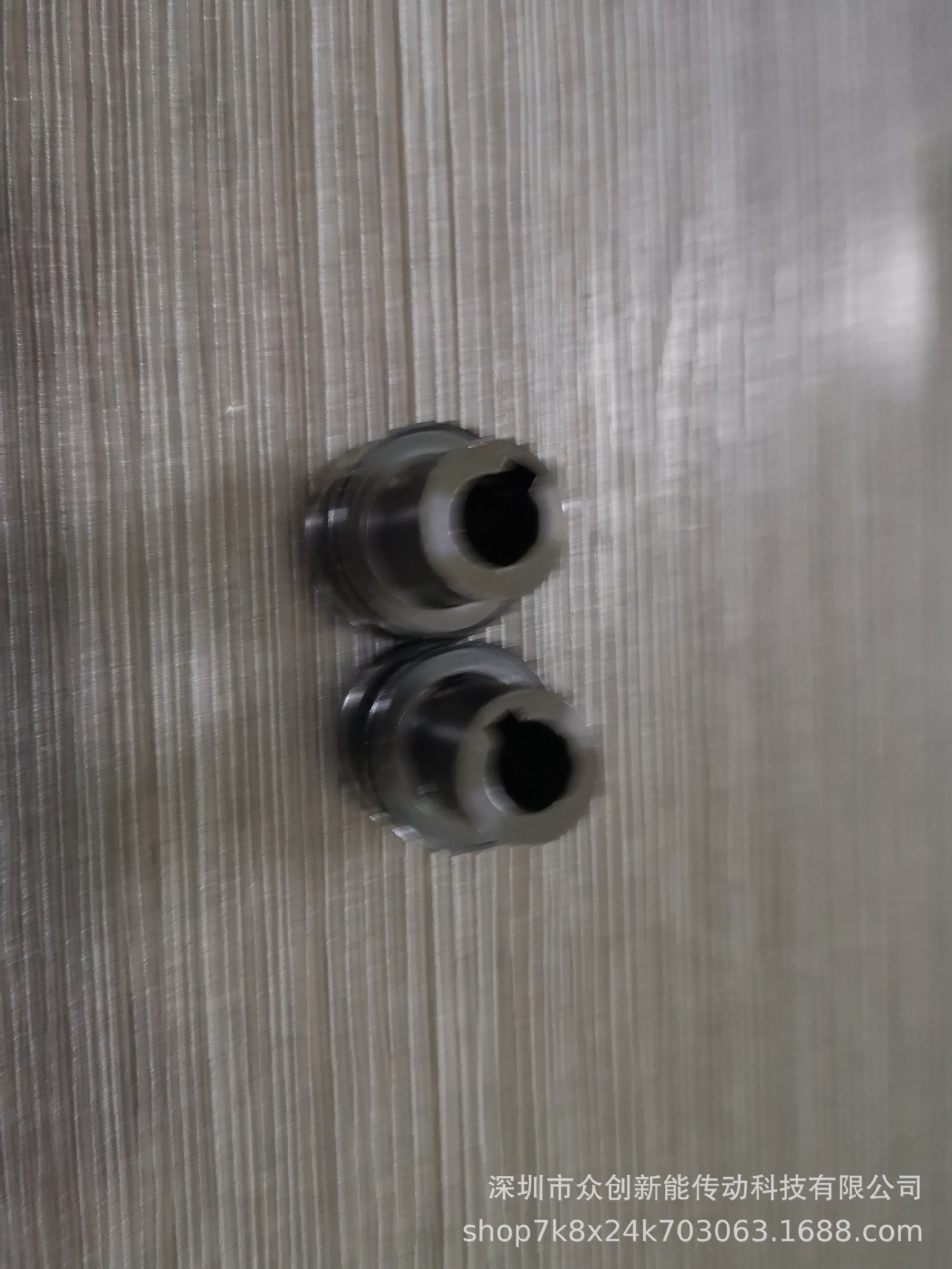 供应钢同步轮，带凸台同步轮，黑色同步轮，工厂特价处理出仓甩卖