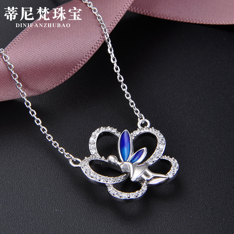 Suministro de comercio electrónico transfronterizo europeo y americano al por mayor popular collar de plata pura mujer s925 colgante epoxi mariposa fabricante de joyas