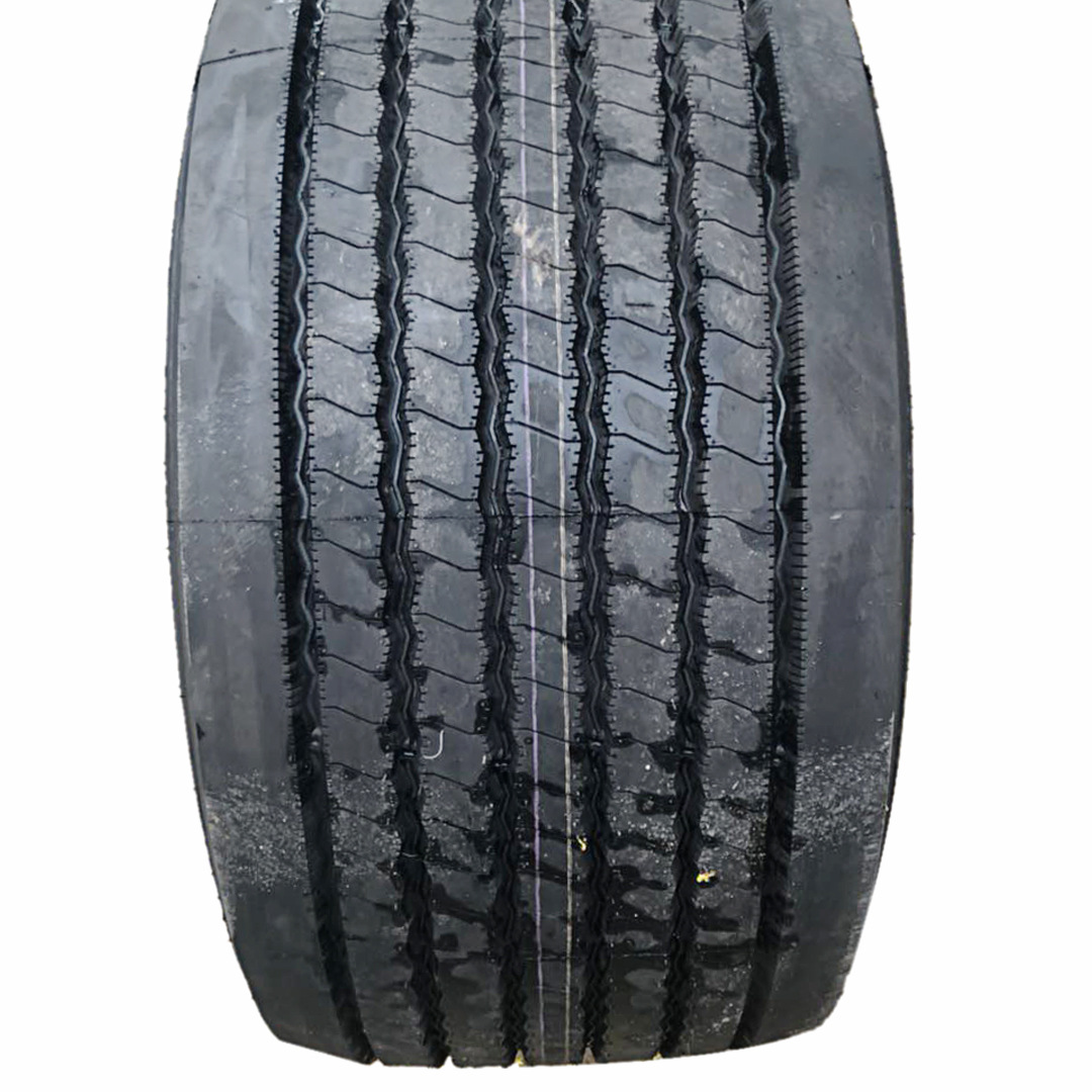 现货直销445/45R19.5全新子午线卡车钢丝轮胎 防滑耐磨