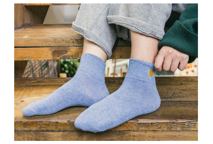 Calcetines nuevos de otoño e invierno con bordado de amor de hilo dorado, calcetines de algodón para mujer, calcetines de tubo medio bordados de entrepierna alta para mujer_voghion.com