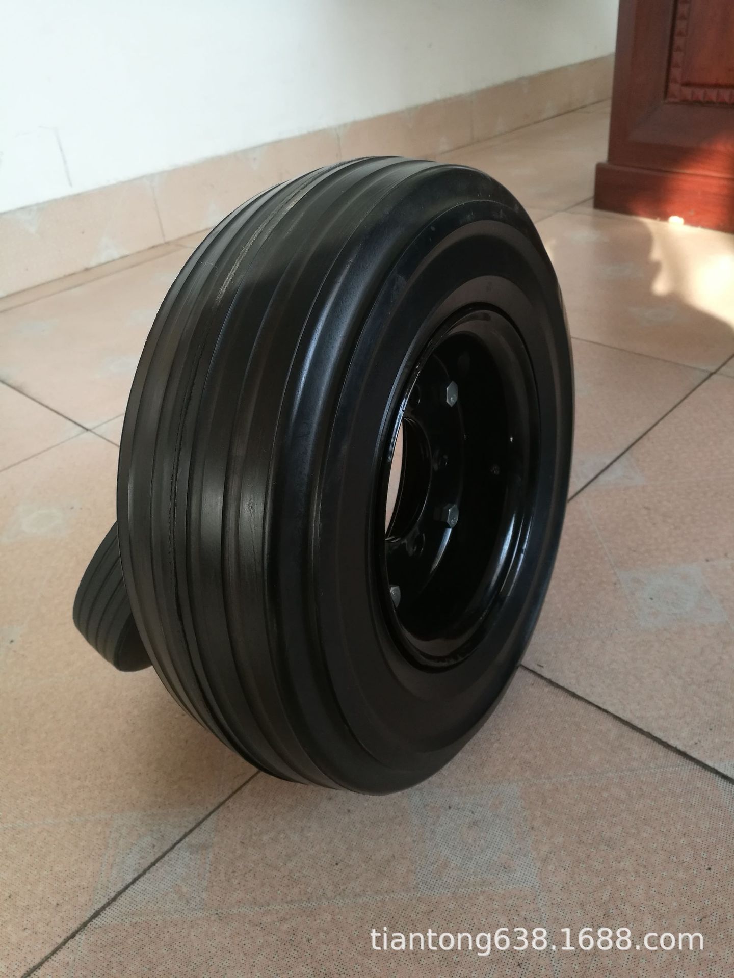 厂家直销优质16寸拖车橡胶实心轮SR1608，适应于各种工具车辆，可