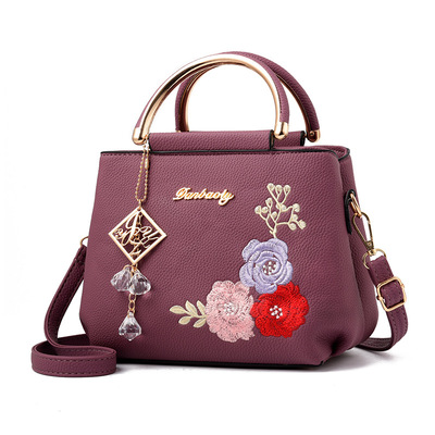 箱包批发新款时尚女包韩版潮手提包单肩斜挎绣花包包一件
