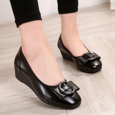 genuine leather black Middle and old age Shallow mouth comfortable lady With slope With crude Occupation Work shoes spring and autumn Single shoes Fault code Clearance