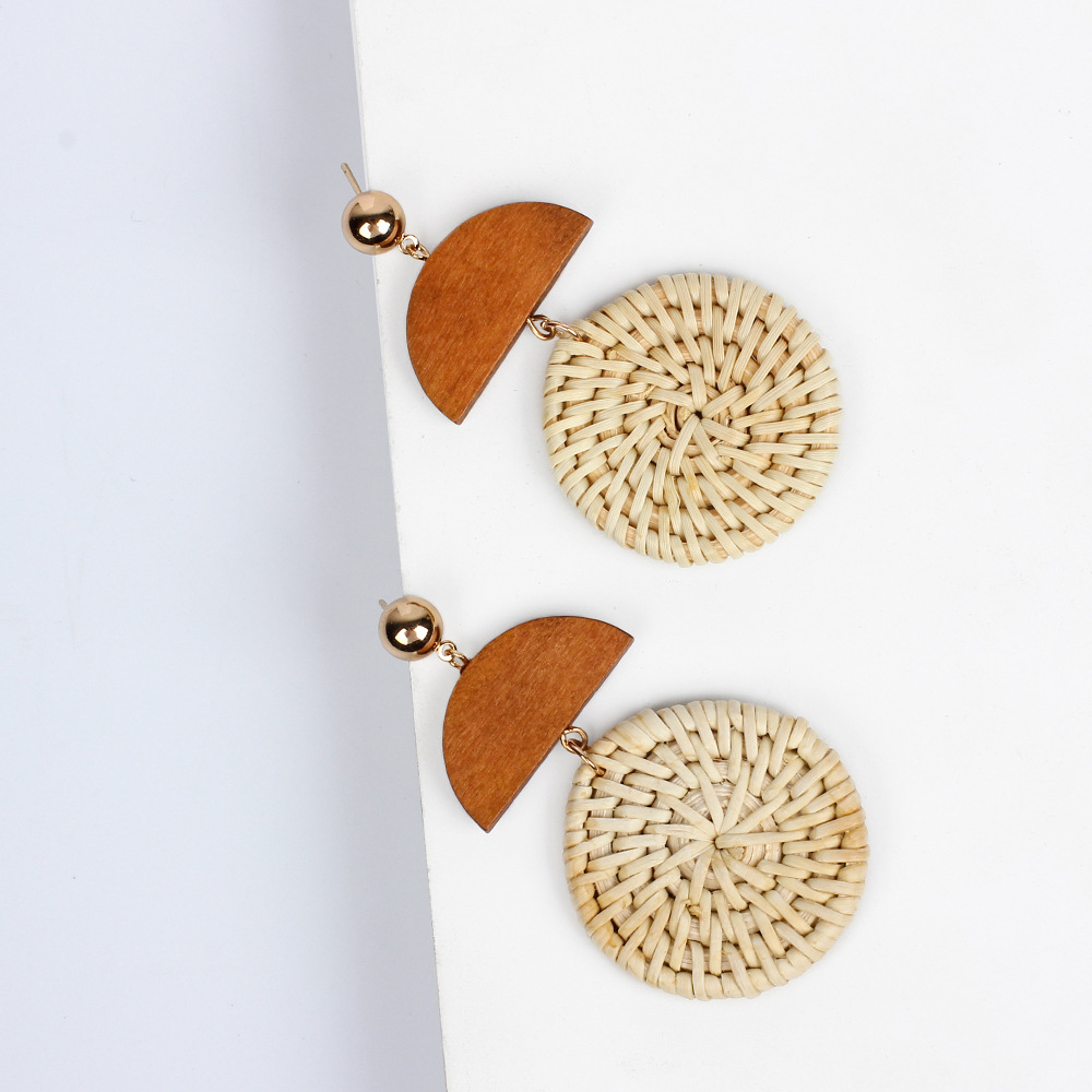 Nouvelles Boucles D&#39;oreilles Rétro En Bois Rond Tressé En Paille display picture 9