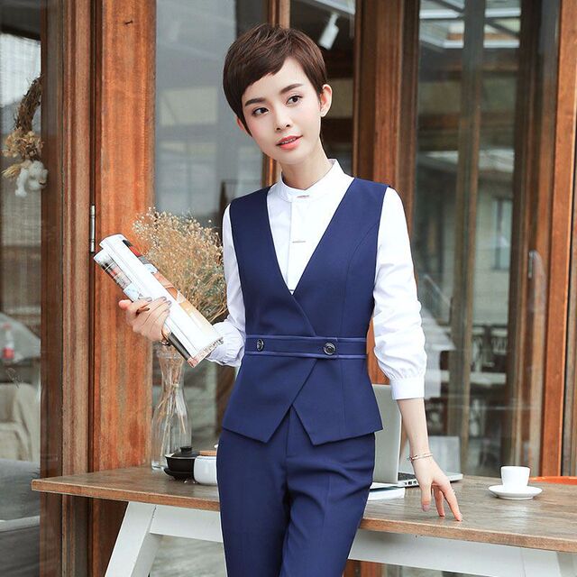 Three-piece skirt suit with long sleeves and small body new 