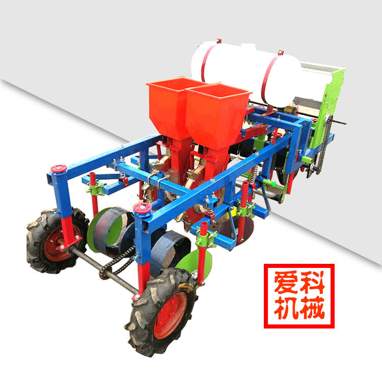 云南4行花生膜下播种机人工扣膜免间苗起垄播种施肥喷药滴灌机