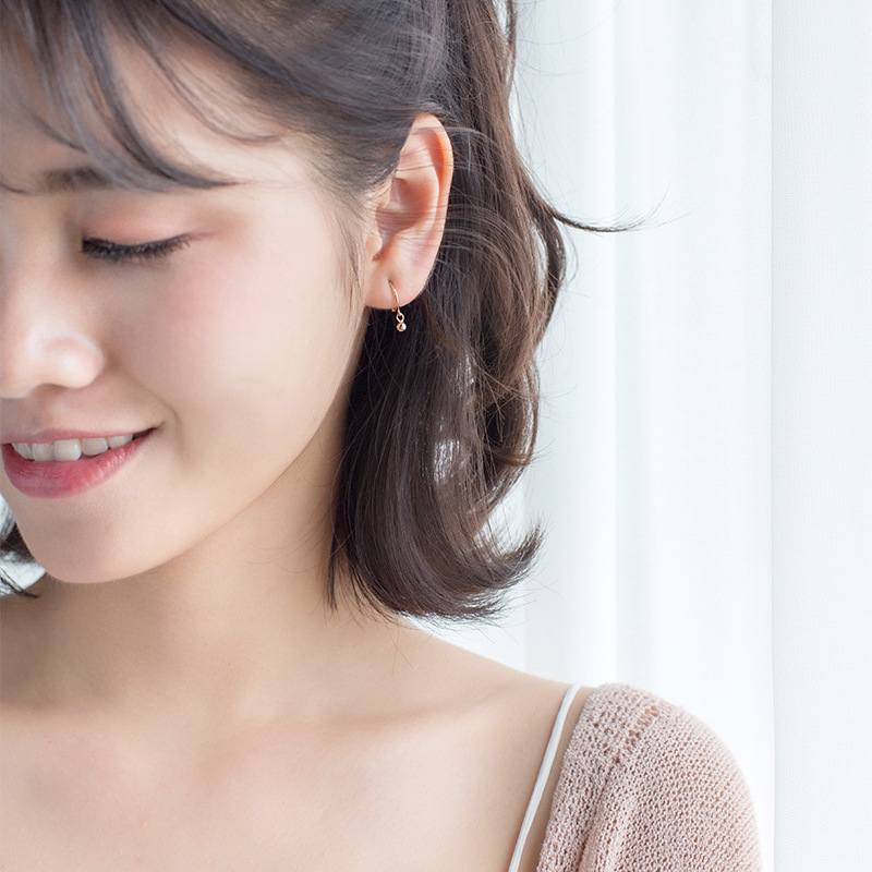 S925 botones de orejas de plata para mujeres coreanas simple pernos de orejas de bola de moda pernos de orejas de perlas pequeñas joyas de orejas E8527