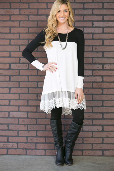 Color Block Lace Trim Long Sleeve Maxi Dress Elegant Design Comfortable Fit Perfect for Parties and Special Occasions