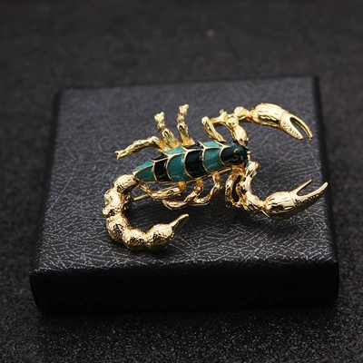 temperament old corsage small pin — Yaxa sancaqları
