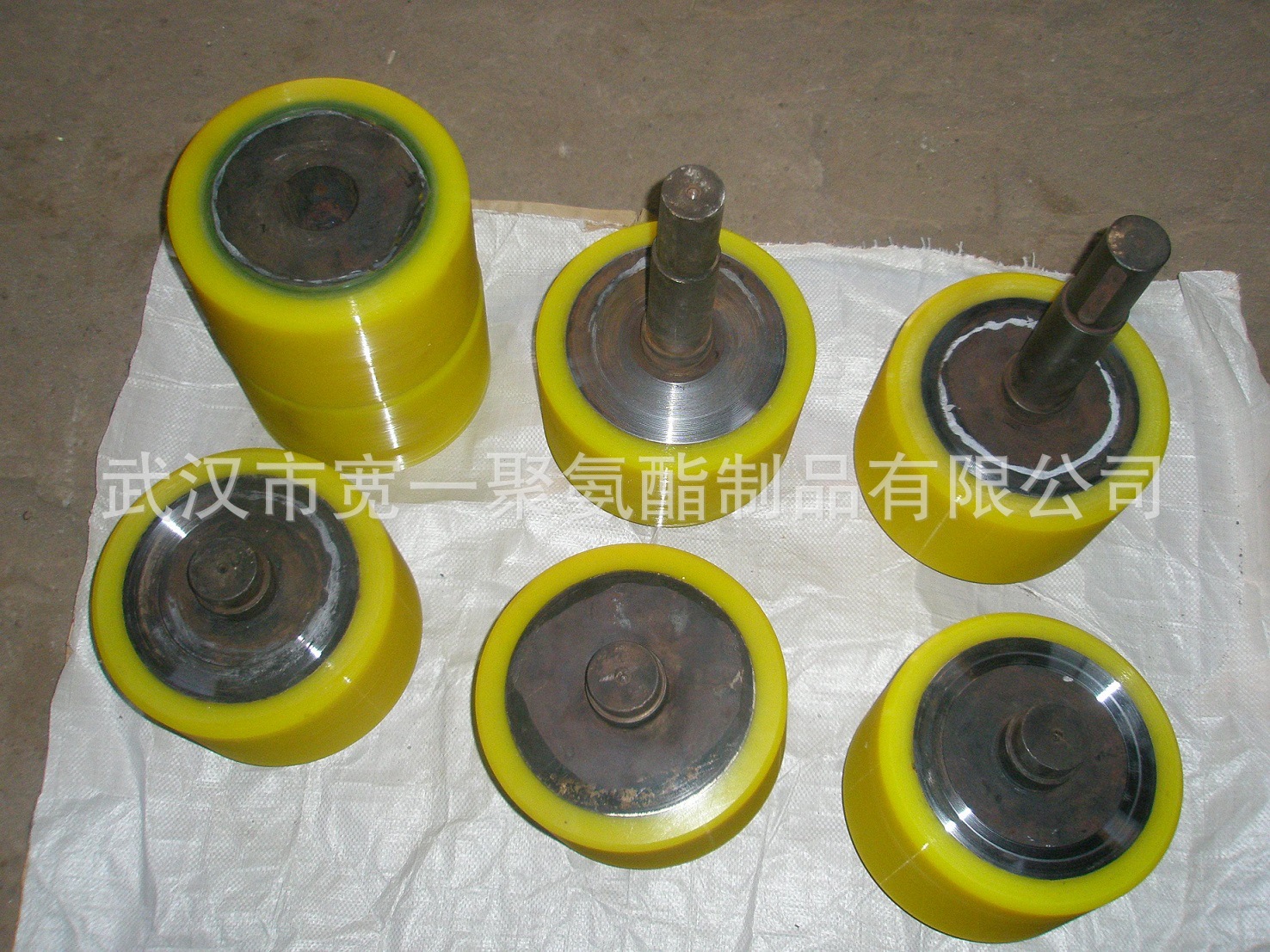 供应湖北胶轮包胶加工，滚轮包胶加工，橡胶包胶