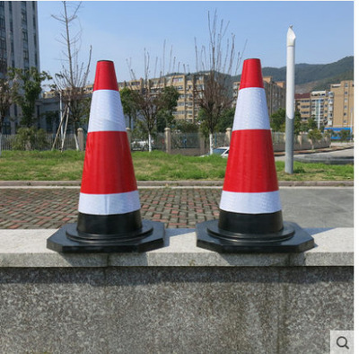 厂家直销橡胶路锥 4kg加厚反光耐压橡胶四方锥 高速公路专用|ms