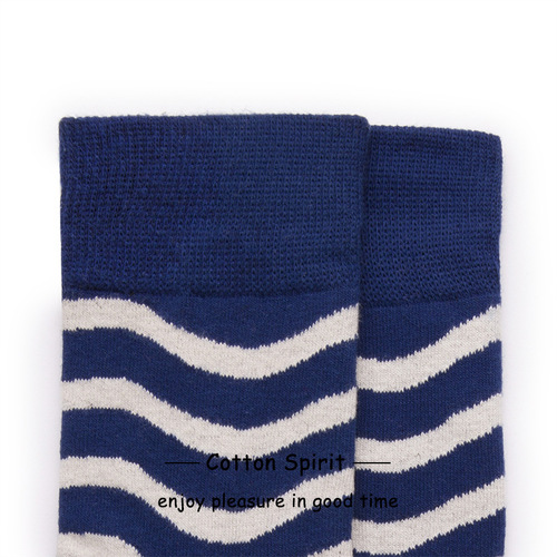 Cotton Spirit Wave Pattern Couple Trendy Matchable Socks Designer Spring and Autumn Season Simple Mid-Calf Socks