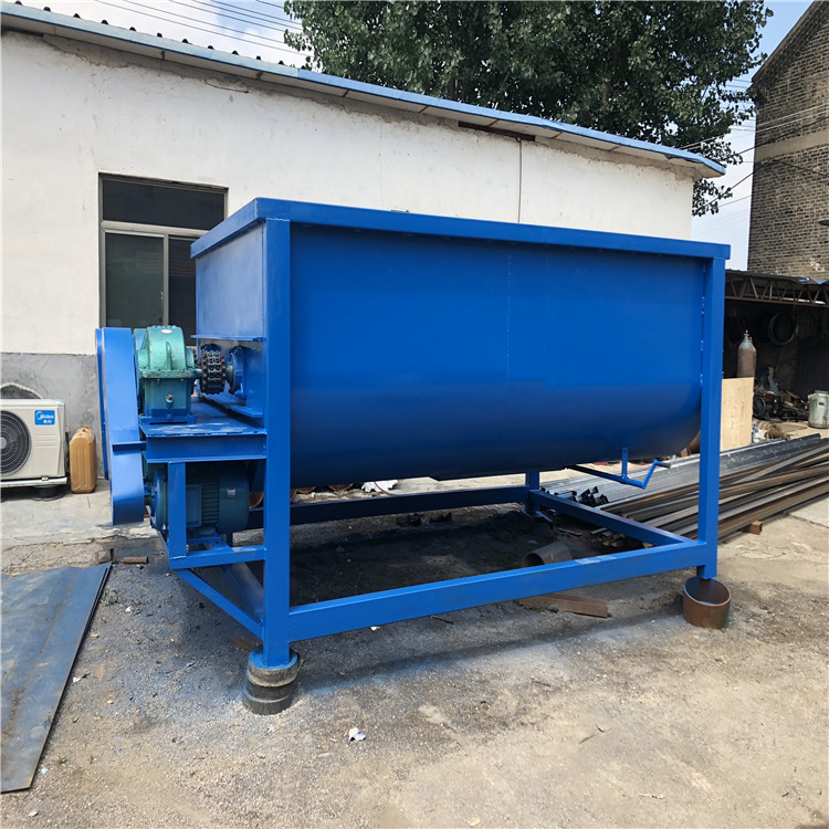 混合草面子搅拌机喂猪喂牛精量拌料机加盖卧式饲料搅拌机