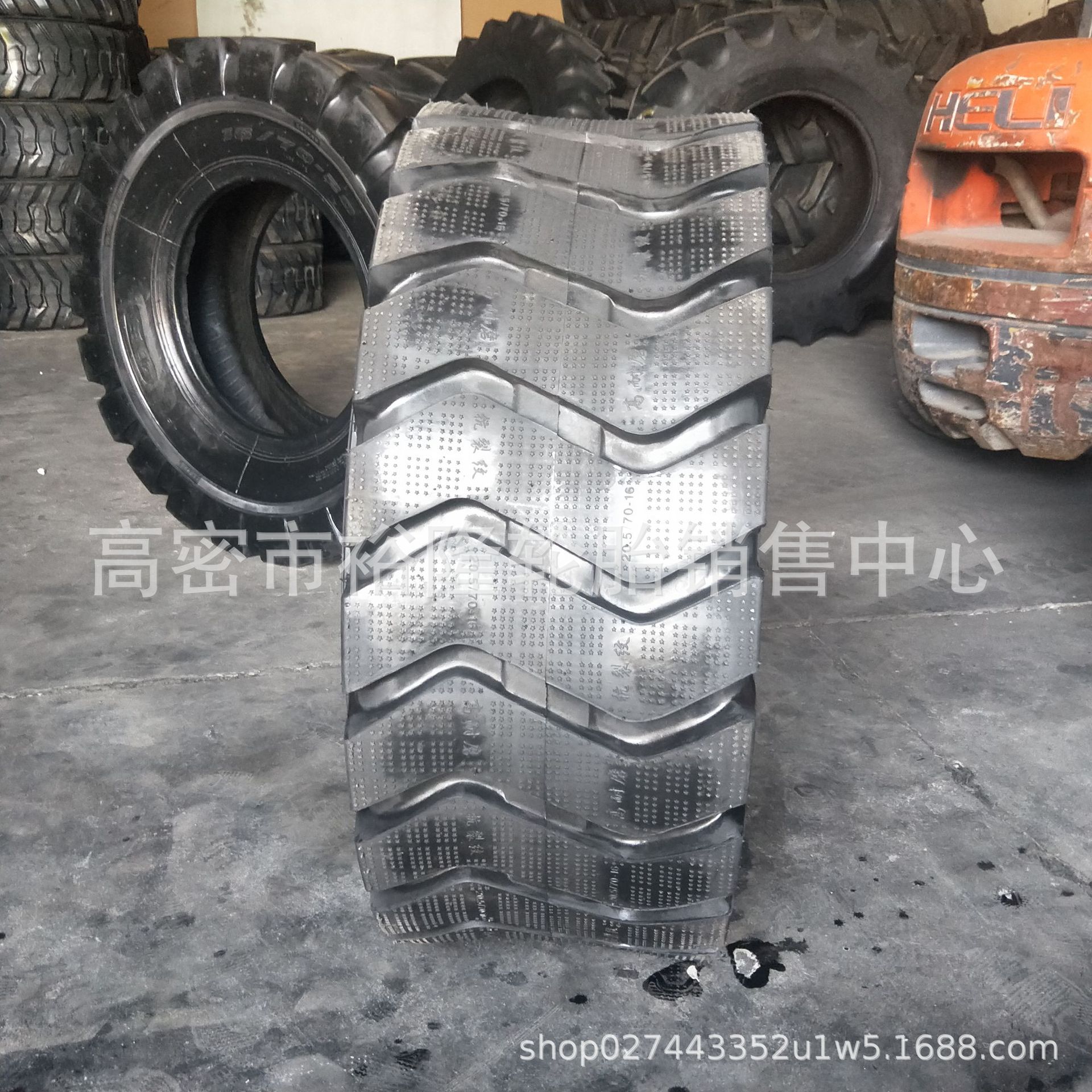 20.5/23.5/70-16 16/70-20 16/70-24轮胎尼龙装载机铲车轮胎
