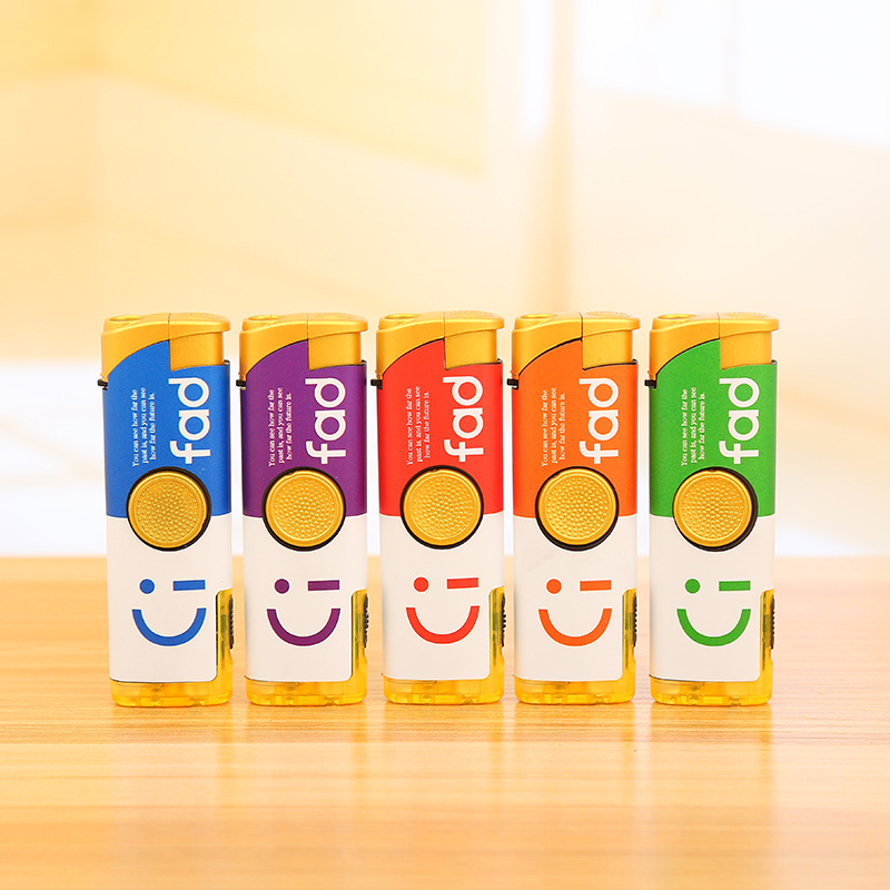 1807新款指尖陀螺防风打火机创意笑脸带灯减压打火机定制logo批发|ru