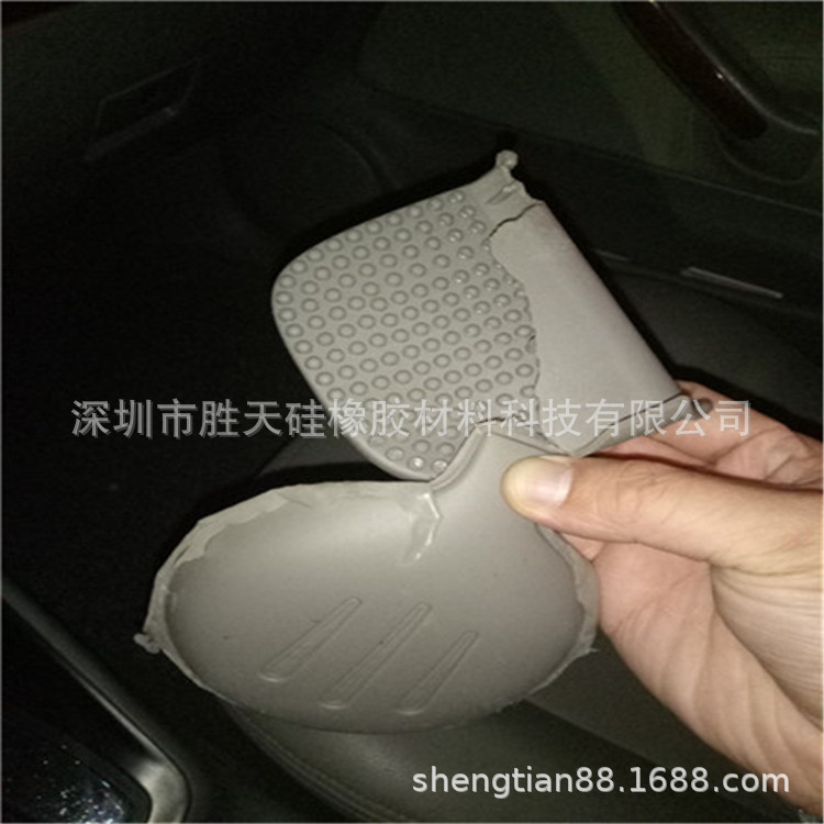 回收礼品硅胶，硅橡胶原料回收，混炼硅胶大量收购。国内硅胶回收