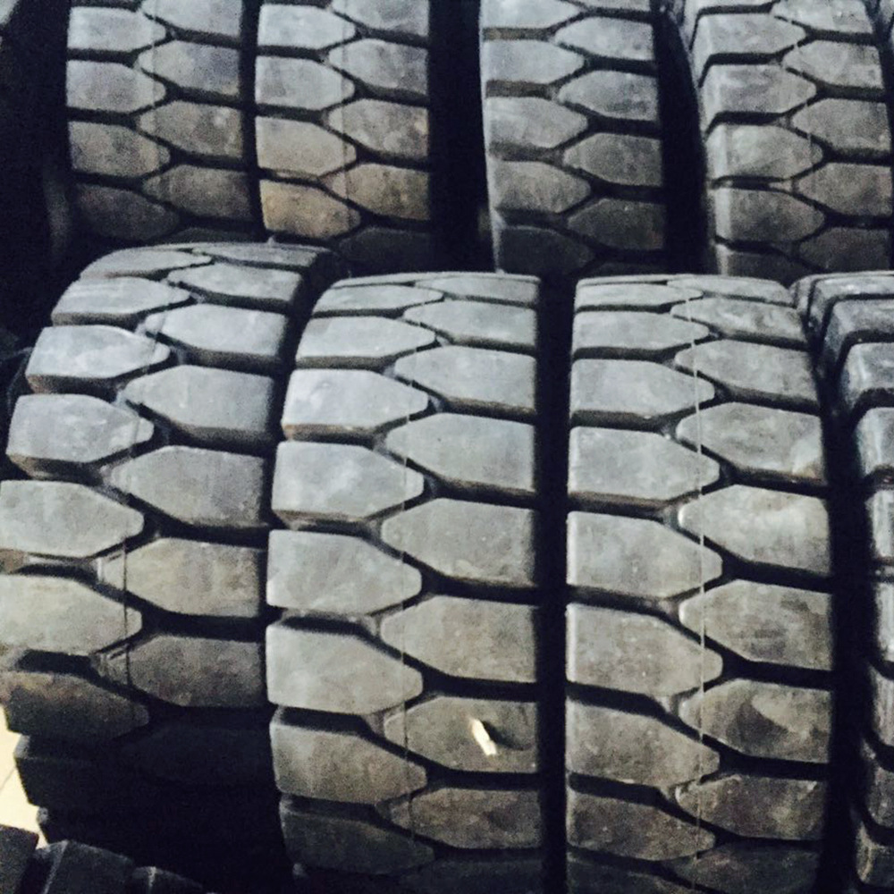 现货销售700-12叉车实心轮胎 工程机械轮胎 耐磨抗刺扎