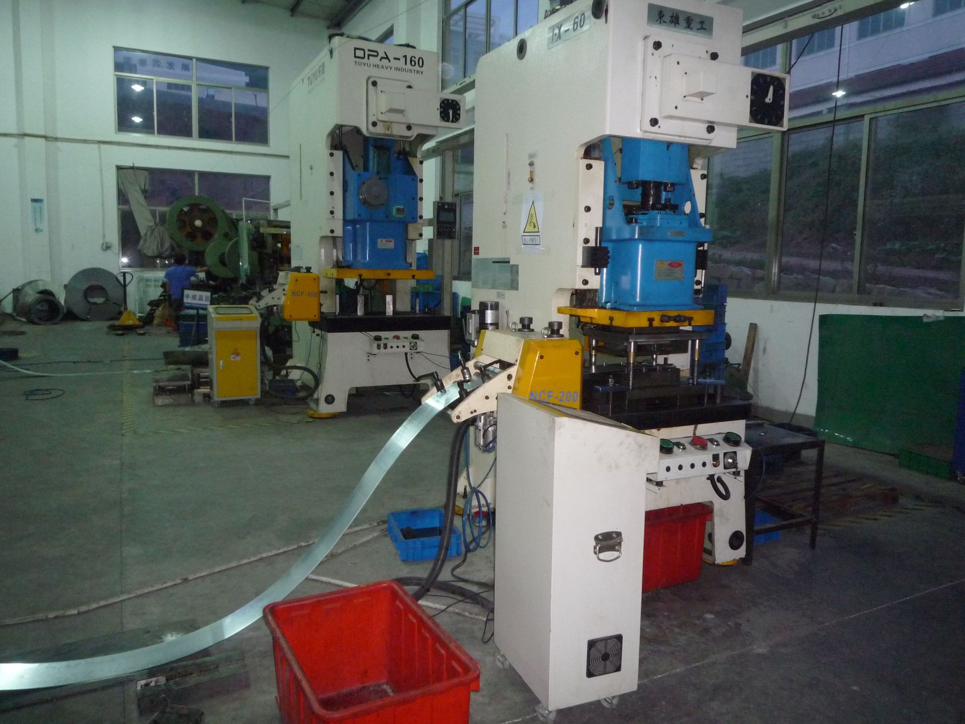 上海丰甲】数控平板送料机 冲床平板送料机 平板自动送料机