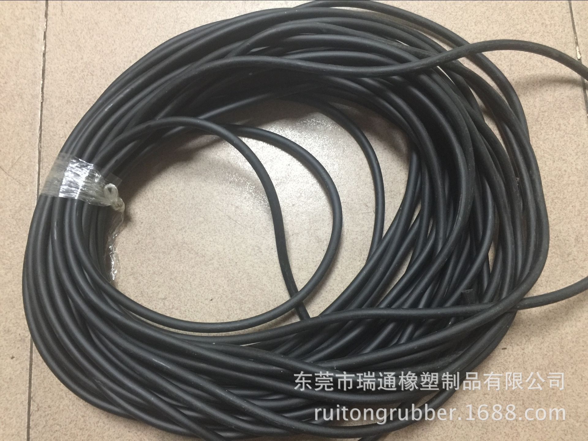 厂家批量供应环保过REACH测试亮面PVC软胶绳哑光胶条