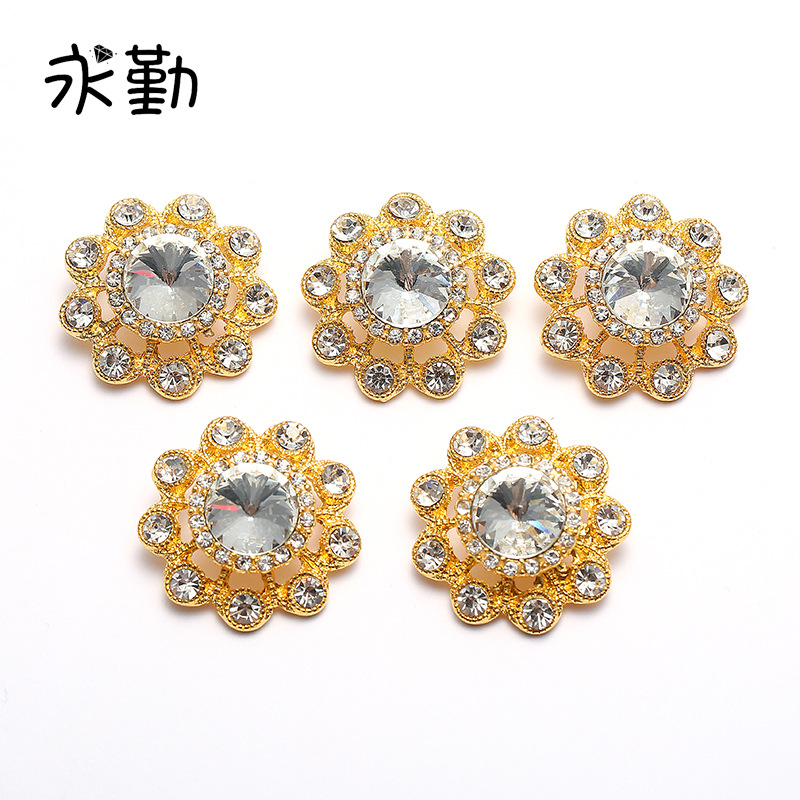 欧美时尚合金纽扣镶钻花朵衣服西装扣子圆形手缝有眼纽扣厂家批发