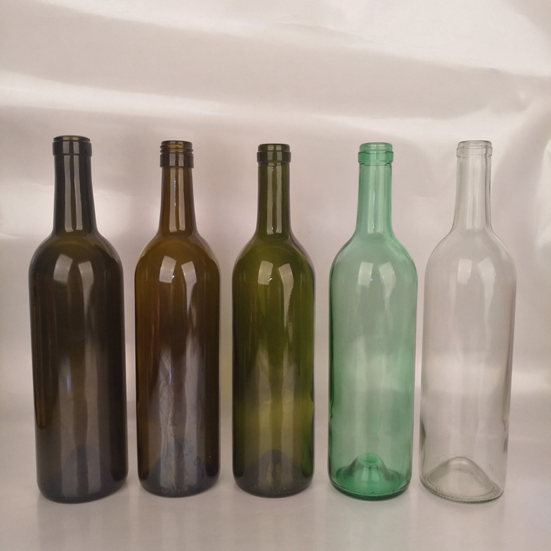 厂家供应   压盖330ml棕色玻璃啤酒瓶 可定制棕色玻璃洋酒瓶