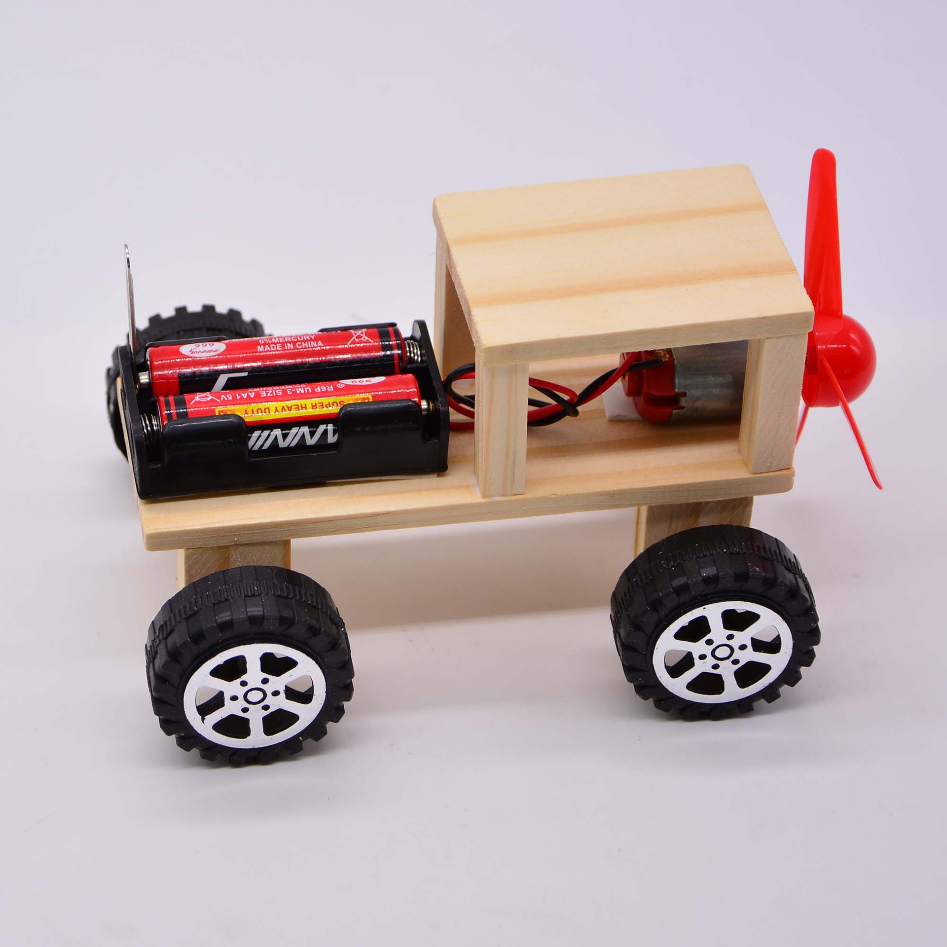 小学生手工制作：自制橡皮筋动力车的方法💛巧艺网