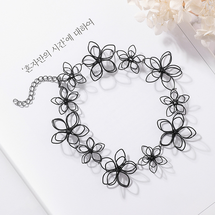 Flower Choker Necklace - Close Up