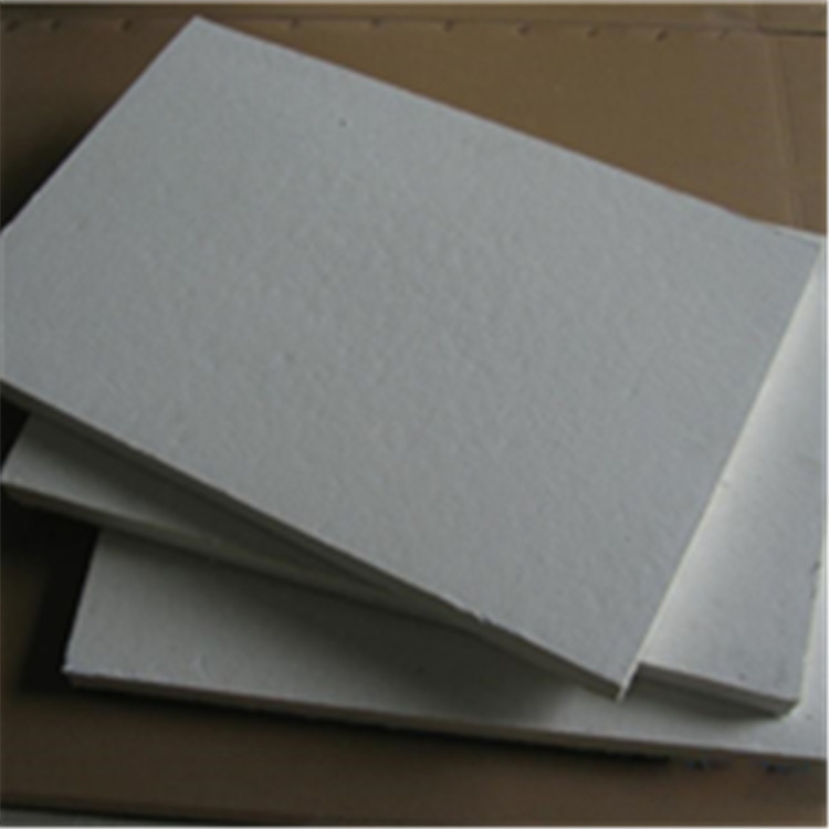 华鑫硅酸铝针刺毯生产方法 硅酸铝保温管厂家