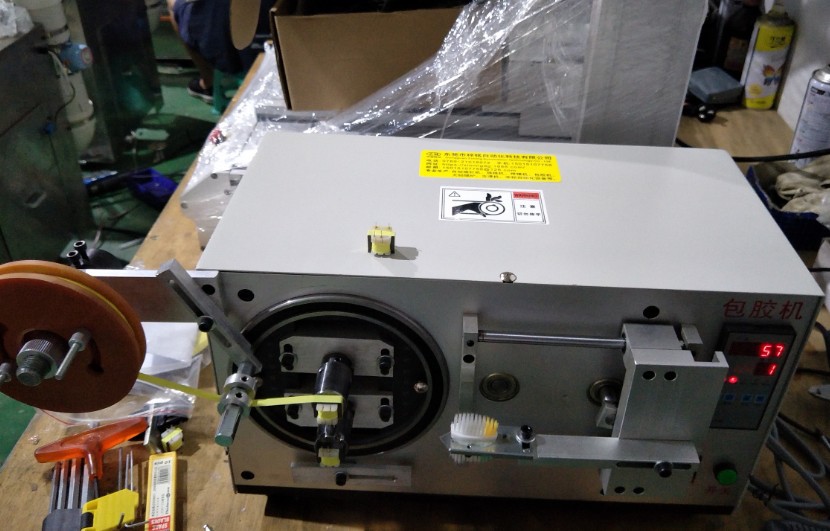 高低频变压器线包包胶机磁芯自动包胶机铁芯矽钢片自动包胶机