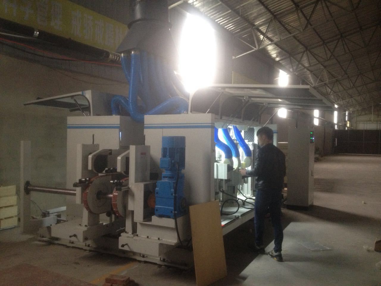 SPC地板开槽生产线木地板开槽机器可定制