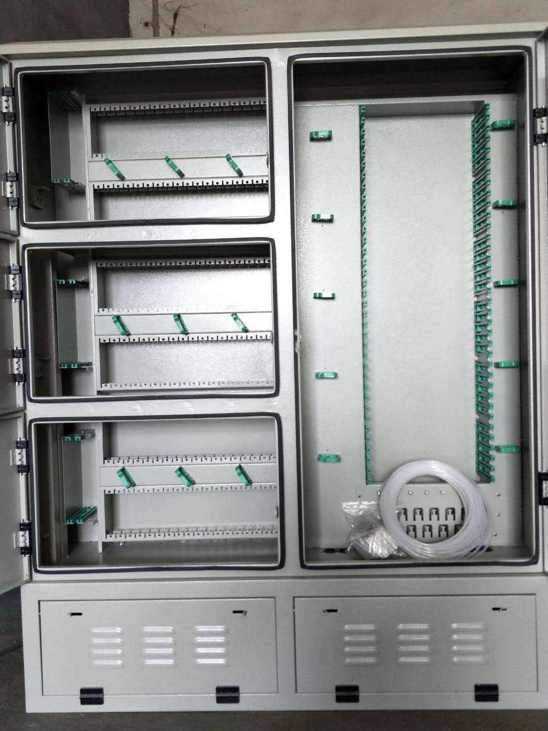 三網(wǎng)合一箱子9