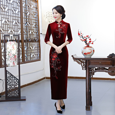 Chinese Dresses Qipao for women robe chinoise cheongsam Dress meeting gold velvet long cheongsam handmade nail bead dress