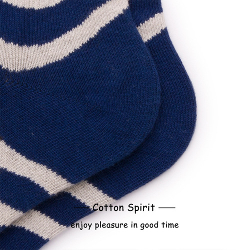 Cotton Spirit Wave Pattern Couple Trendy Matchable Socks Designer Spring and Autumn Season Simple Mid-Calf Socks