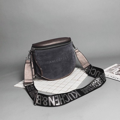 欧美时尚斜挎小包女2020冬外贸新款宽带单肩包港风复古磨砂马鞍包|ru