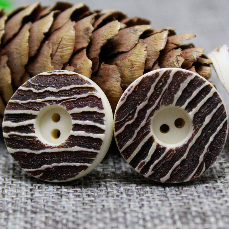Distressed Vintage Dark Brown Bone Buttons with Imitation Painted Knife-Engraved Two-Hole Bone Buttons for Men's Suits and Sweaters