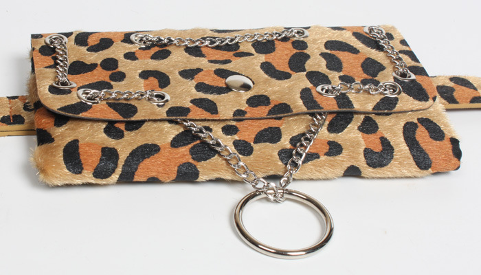 Riñonera Punk Chain Con Estampado De Leopardo display picture 3