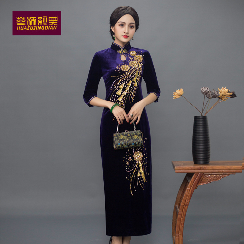 Chinese classic autumn and winter cheongsam Chinese style long beaded velvet cheongsam upscale catwalk mother cheongsam dress