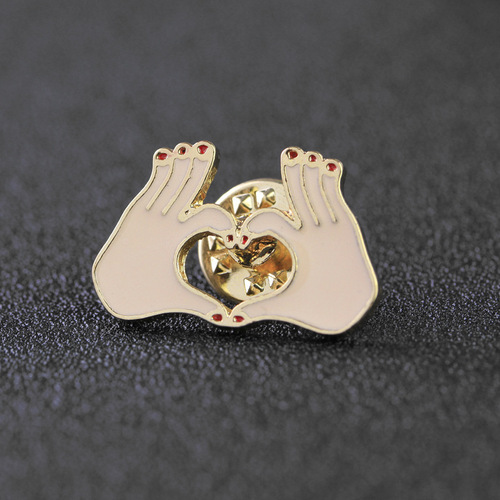 Creative foreign trade Japanese and Korean rose wine glass corsage, cat alloy oil dripping brooch, love lapel pin pink badge