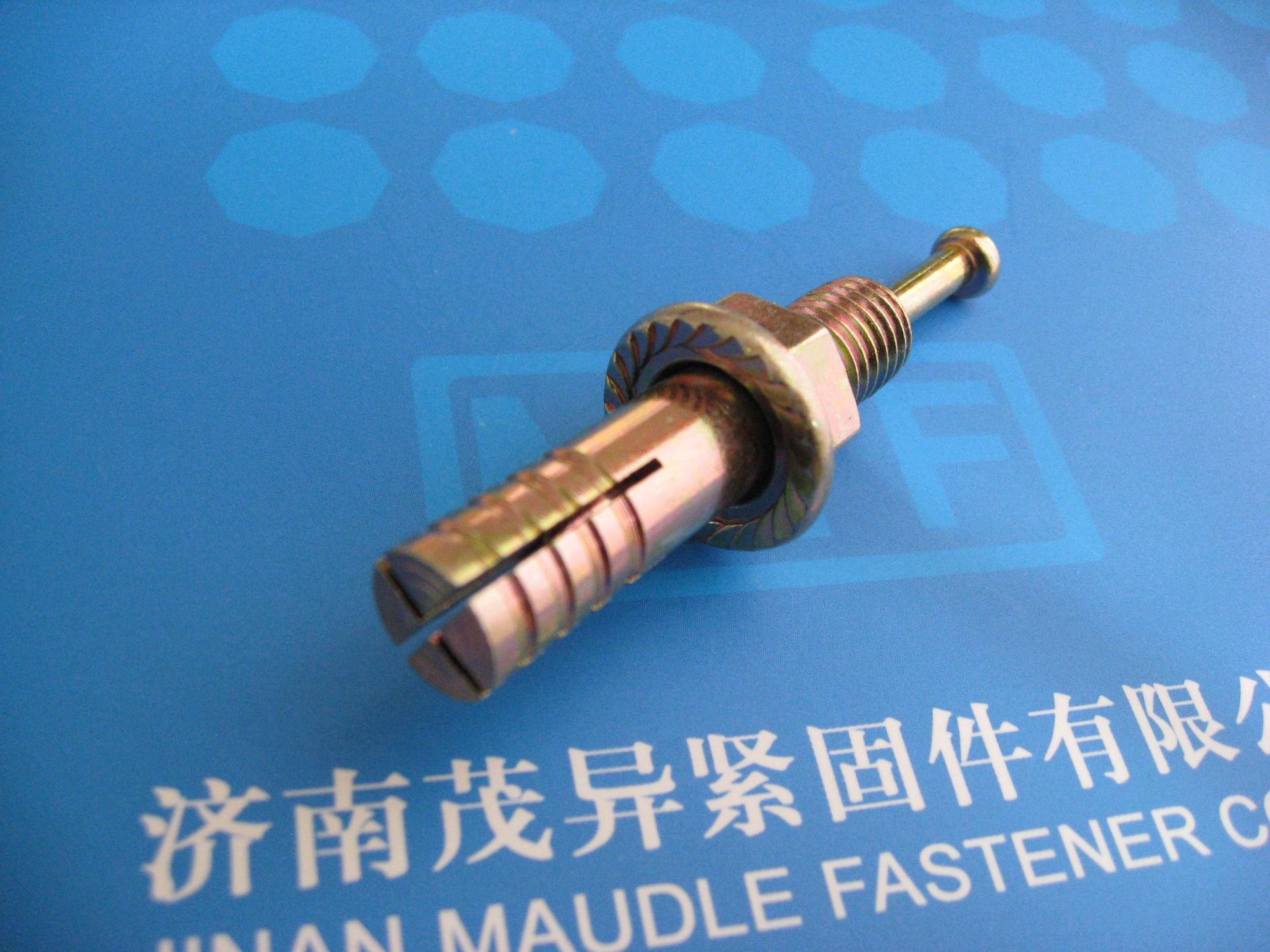 举升机用锤钉式击芯膨胀锚栓GB22795