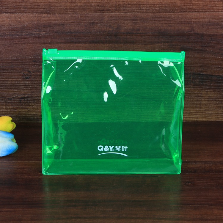 厂家批发PVC塑料拉链袋子可制透明立体塑料手提袋PVC化妆品包装袋