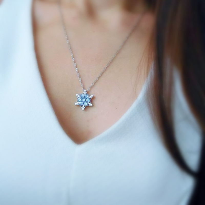 Christmas Series Korean Style Trendy Snowflake Full Zircon Pendant Crystal Sparkling Necklace Factory Direct Sales display picture 8