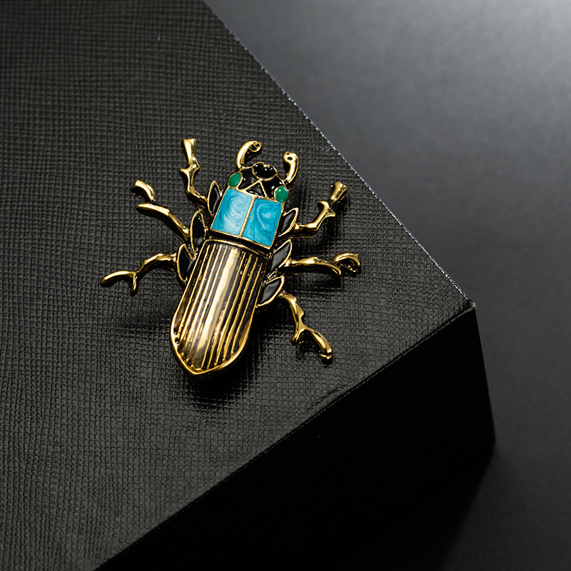 Japanese and Korean fashion trend temperament atmosphere personality creative all match oil drop retro beetle brooch accessories_voghion.com