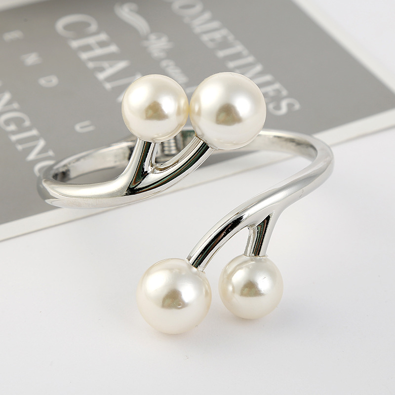 fashion alloy pearl open bracelet