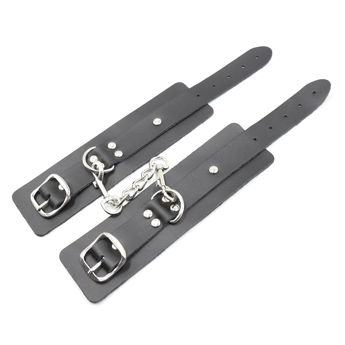 Productos de novedad para adultos de fábrica: juguetes sexuales, esposas de cuero y tobilleras, herramientas de bondage.
