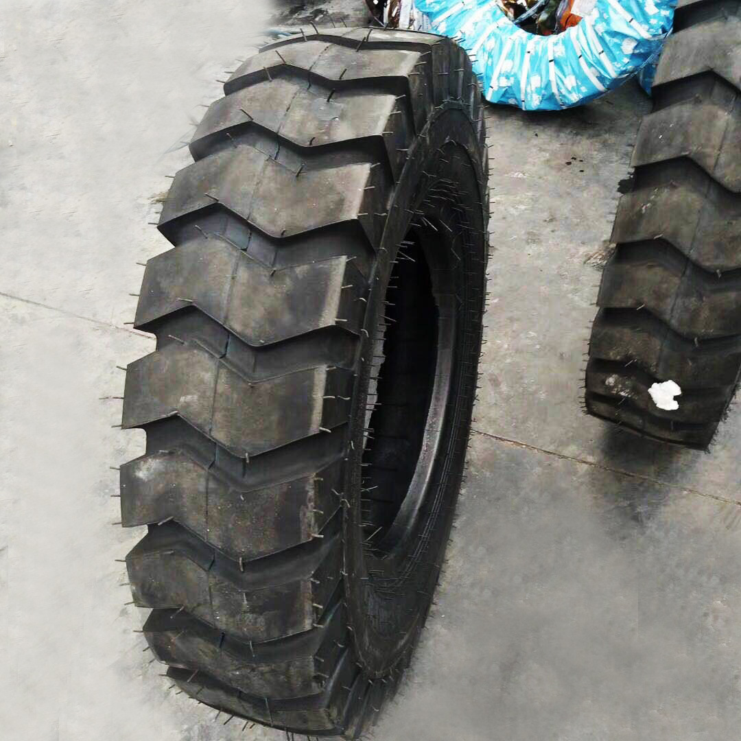 长期供应9.00-20 装载机花纹轮胎 E3花纹 耐磨防滑 三包