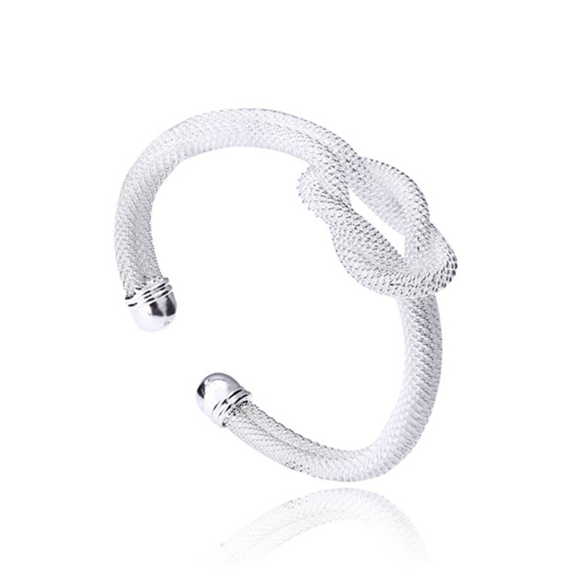 Fashionable woven bracelet