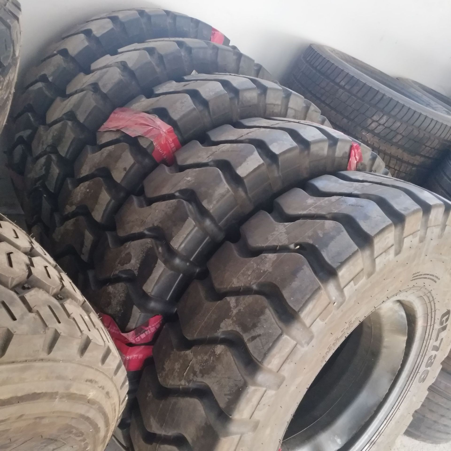 厂家供应 1300-25 朝阳  13.00-25 矿山自卸车轮胎