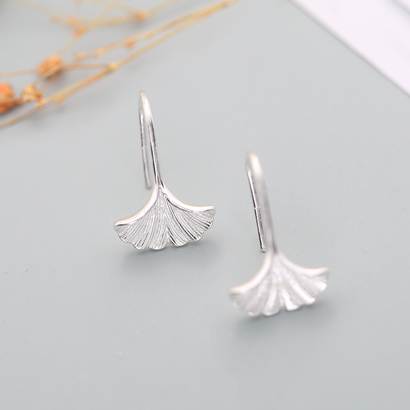 Pendientes de plata esterlina 925 pendientes de hoja de ginkgo lindos pendientes de plata esterlina elegantes de moda de estilo coreano para mujer image 1